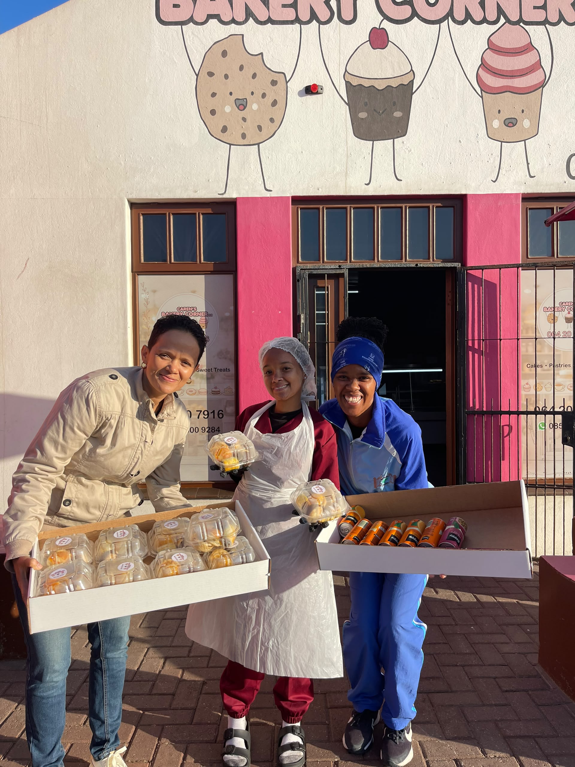 Lorraine Beukes, happy Carens Bakery Corner CC customer